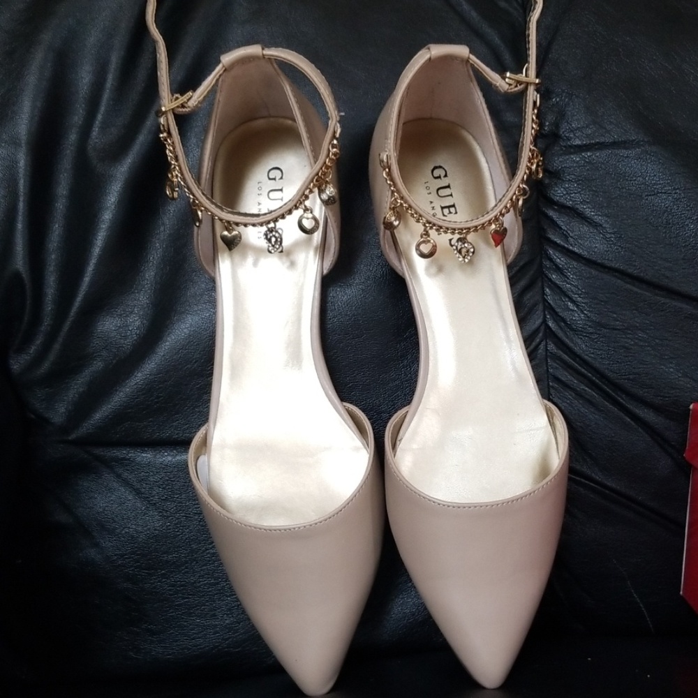 Guess flats